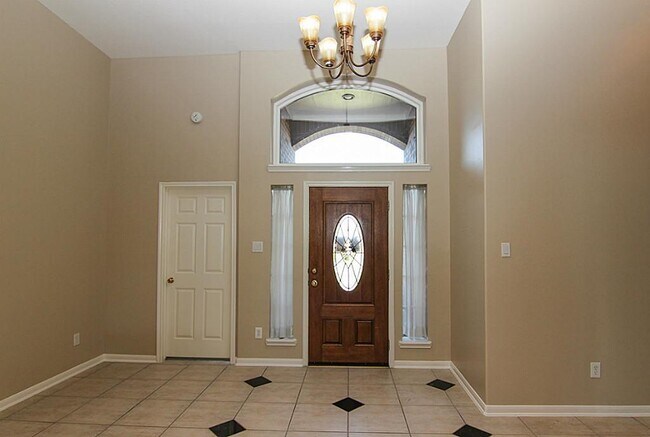 Building Photo - 2758 Laguna Pointe Dr