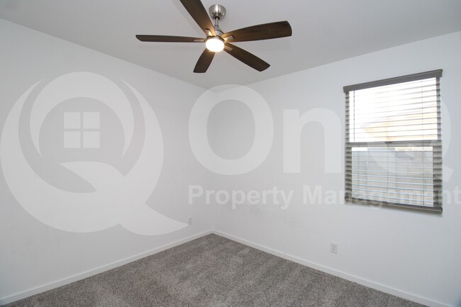 Building Photo - 12581 W Daley Ln