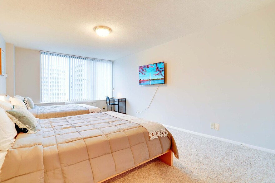 Building Photo - 2111 Richmond Hwy