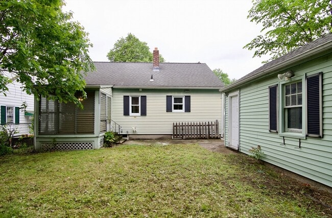 Building Photo - 63 Grandview St