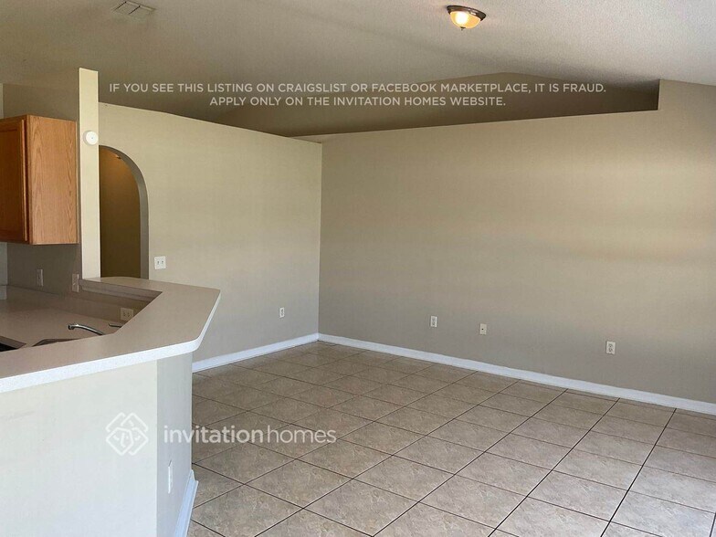 Building Photo - 1160 St Tropez Ct