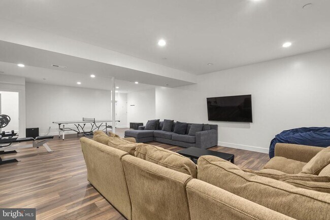 Building Photo - 17601 Crystal Spring Terrace