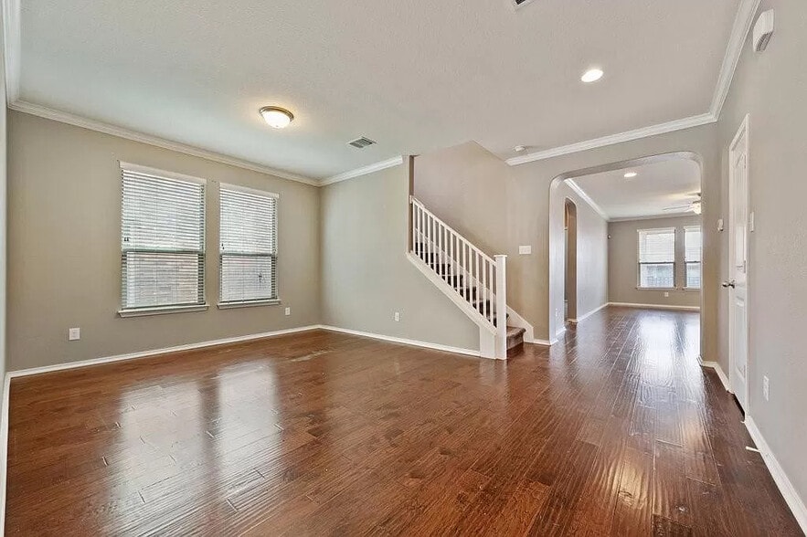 Building Photo - Room in House on Calla Lily Boulevard