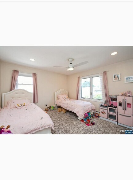 Building Photo - 298 Nedellec Dr