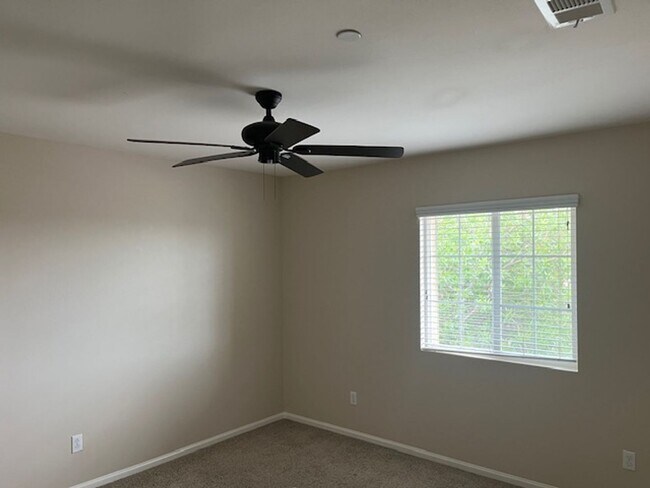 Building Photo - Menifee 5 Bedroom