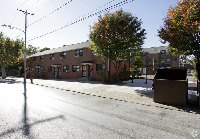 Building Photo - Spring Garden Apartments