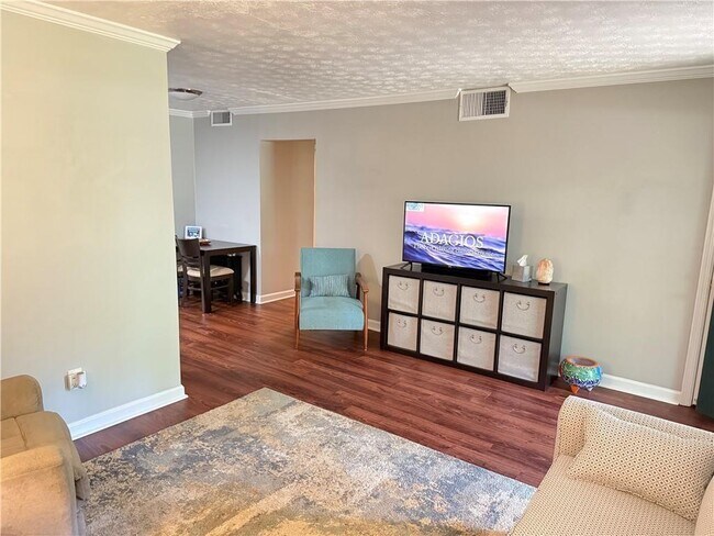 Building Photo - 3085 Colonial Way