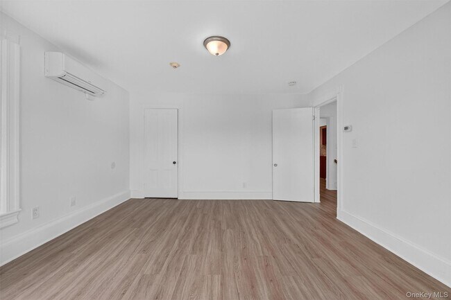 Building Photo - 34 Market St