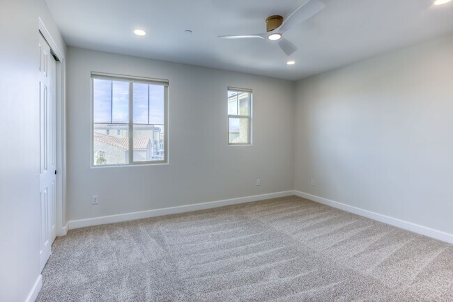 Building Photo - 5545 S Adero Cyn Trl