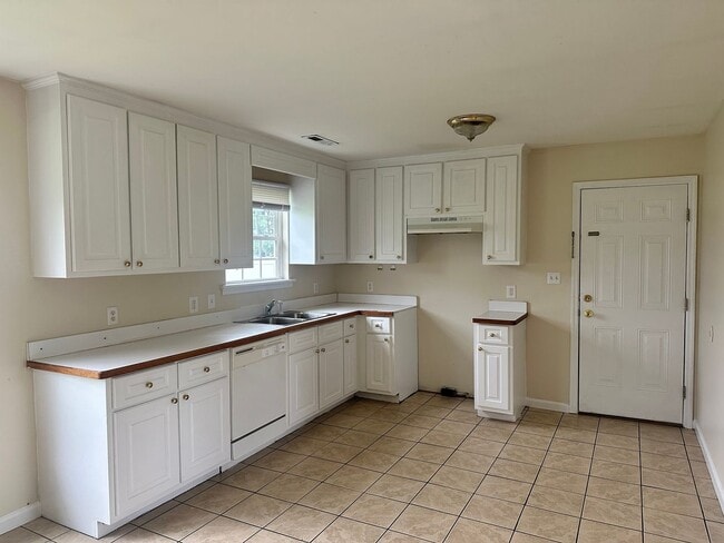 Building Photo - RENTAL HOME 3BD/2BTH