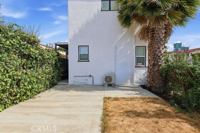 Building Photo - 1205 Cole Ave