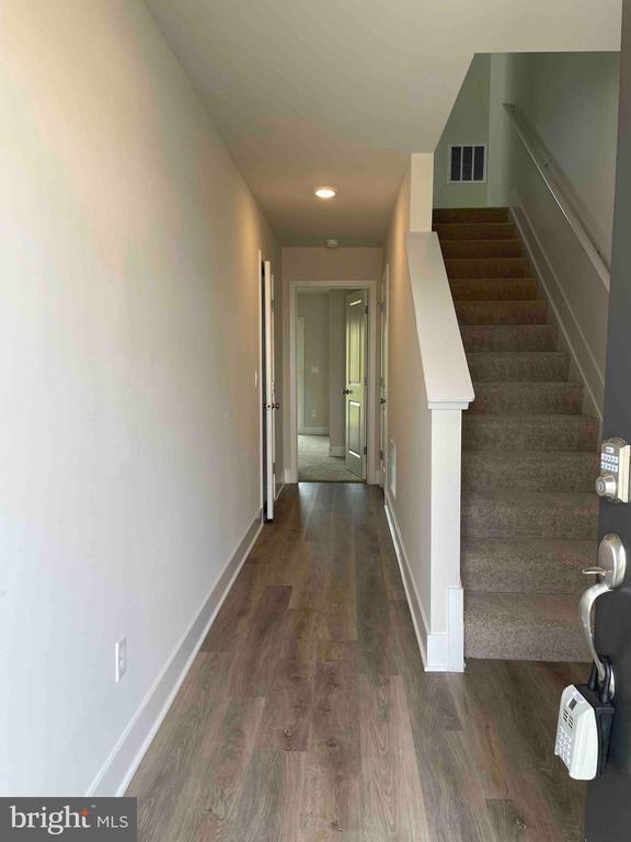Building Photo - 161 Munsee Cir