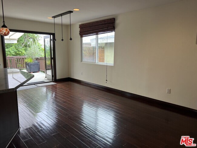 Building Photo - 1019 Camino Real