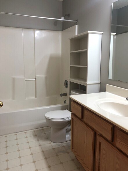 Building Photo - 525 Tanager Path