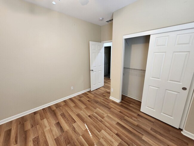 Building Photo - Inviting and Warm 3 Bedroom 2 Bath Home in Newman CA