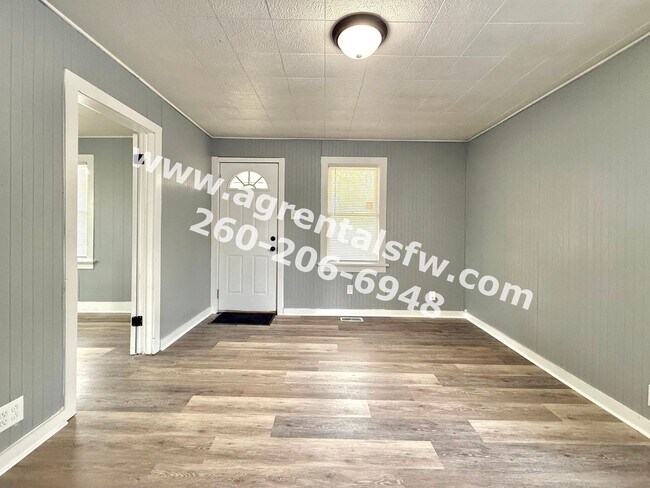 Building Photo - 1 Bedroom House