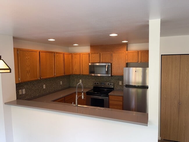 Building Photo - Amazing Duplex Located Just Minutes from WWU & Fairhaven! Prelease Now!