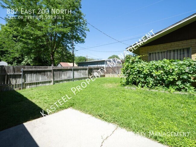 Building Photo - 887 E 200 N