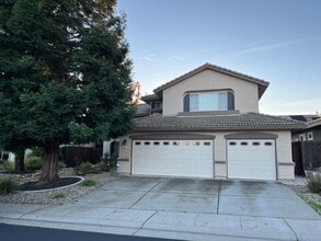 Building Photo - Charming 4 Bedroom Ridgeview Large Lot Home!