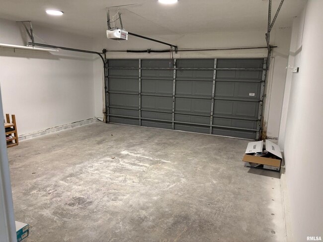 Building Photo - 3326 Jennings Dr