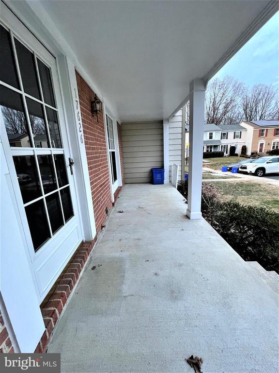 Building Photo - 17626 Longview Ln