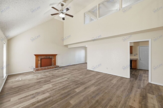 Building Photo - 911 Wellridge Dr