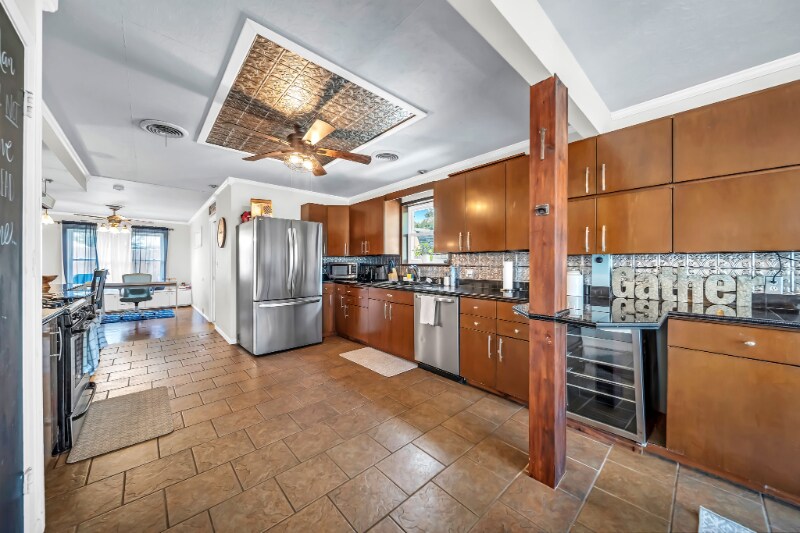 Building Photo - 5111 Ashwood Dr