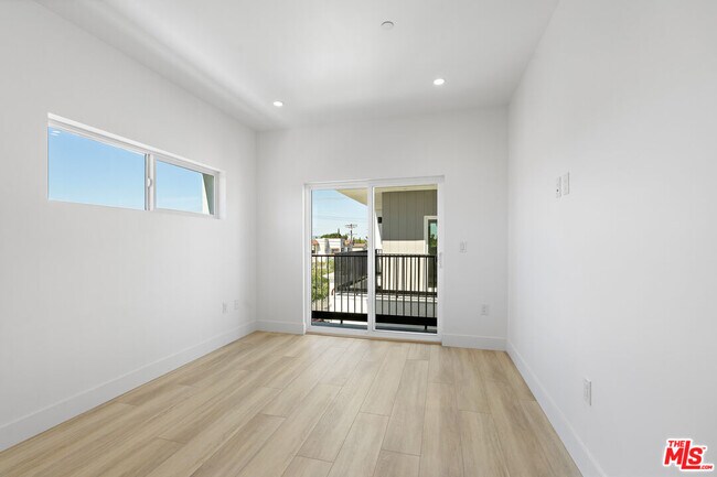 Building Photo - 10963 Calvert St