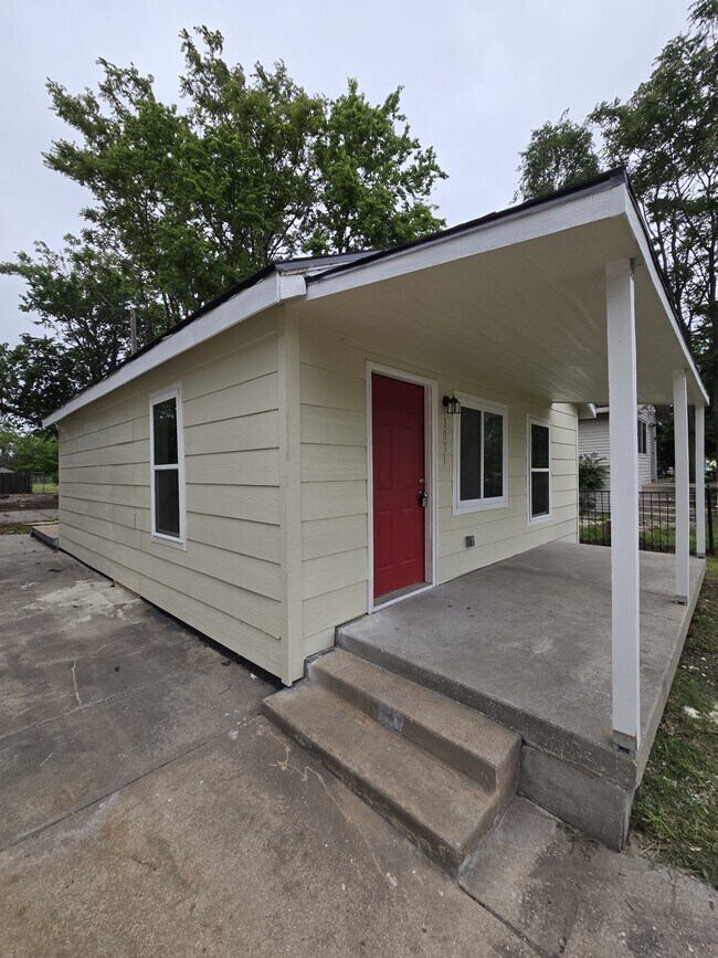 Building Photo - 1031 New York St