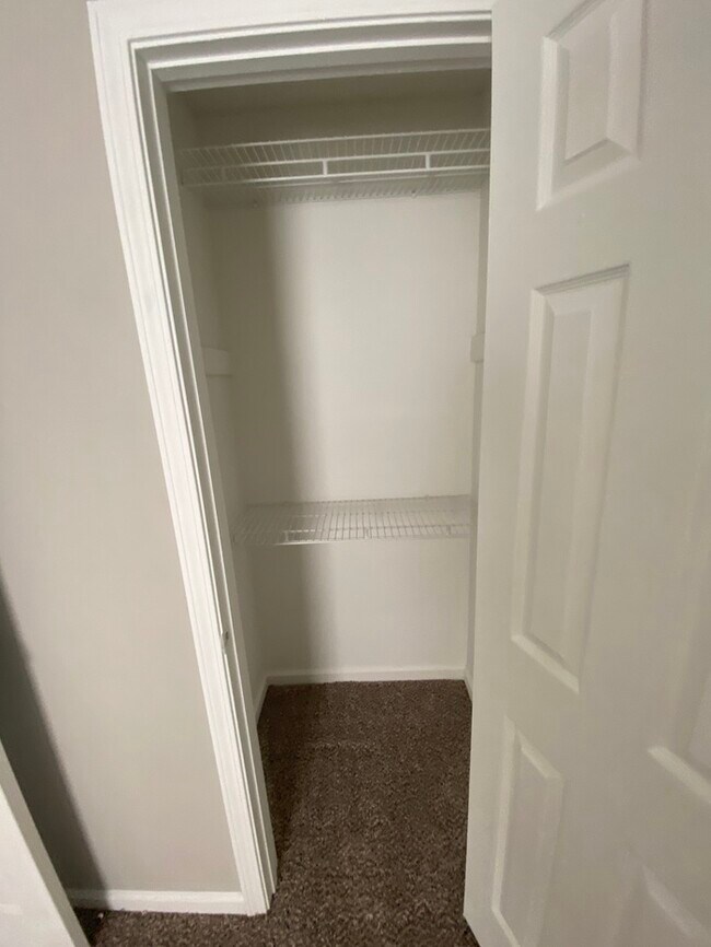 Building Photo - 5541 Oak Branch Cir - Available Now!