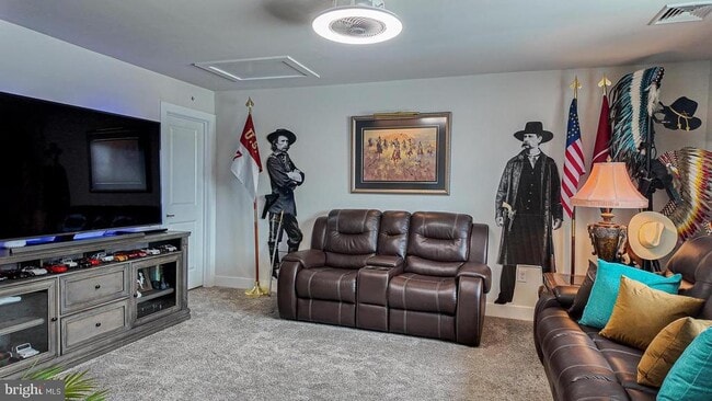 Building Photo - 127 Gaslight Aly