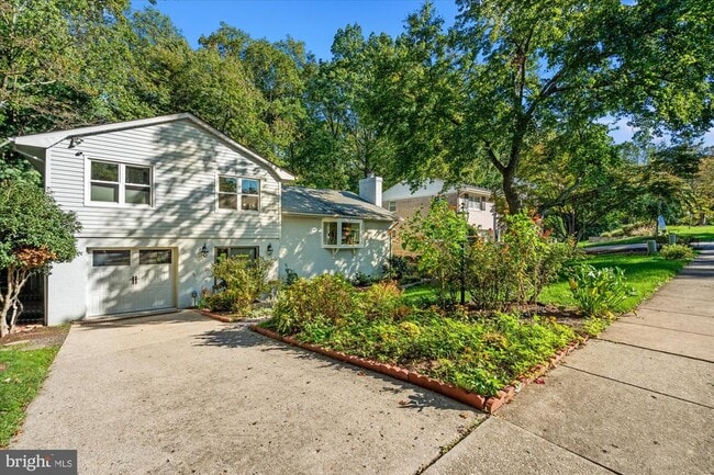 Building Photo - 6123 Beech Tree Dr