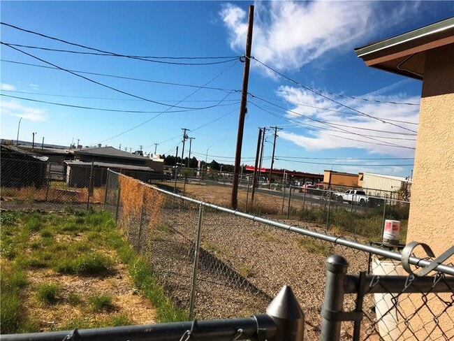 Building Photo - 6405 Salas Ln