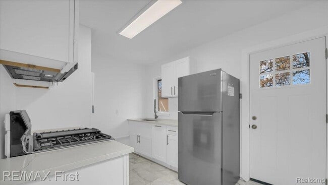 Building Photo - 23108 Pilgrim Ave