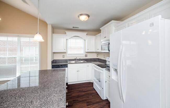 Building Photo - 131 Grove Landing Ct