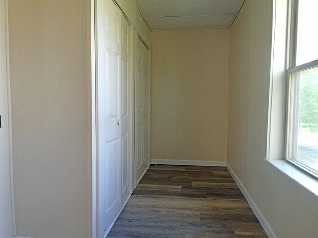 Building Photo - 14 Elm St