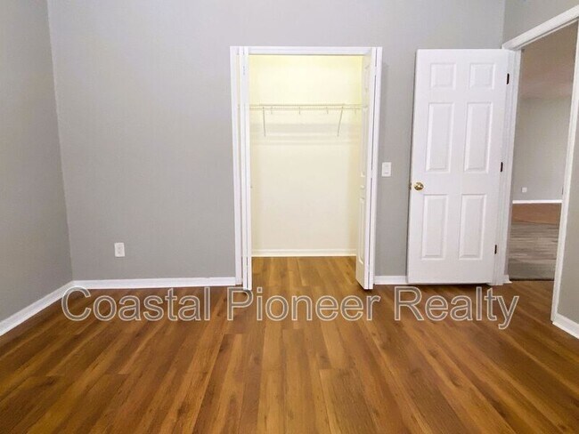 Building Photo - 29832 Cedar Waxwing Dr
