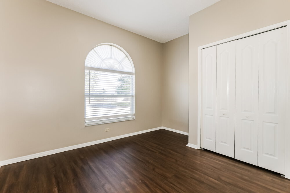 Building Photo - 327 Sand Ridge Dr