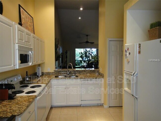 Building Photo - 372 Enclave Dr