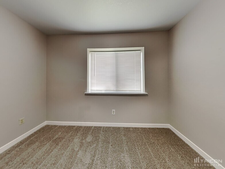 Building Photo - 601 Jeelu Way