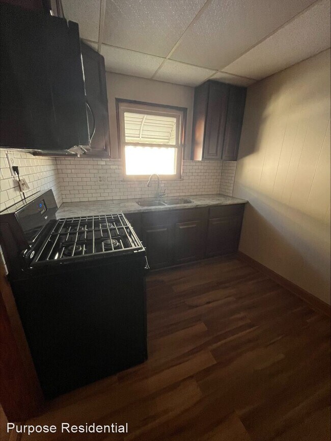 Building Photo - 2 br, 1 bath House - 720 S. Warren