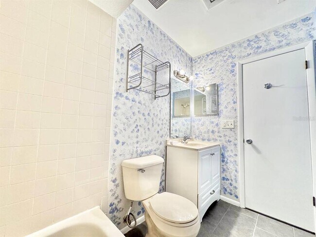 Building Photo - 5124 Gainesville Dr