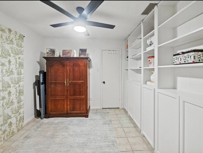 Building Photo - 1909 Chasewood Cir