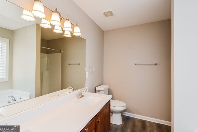 Building Photo - 100 Riverhill Ct
