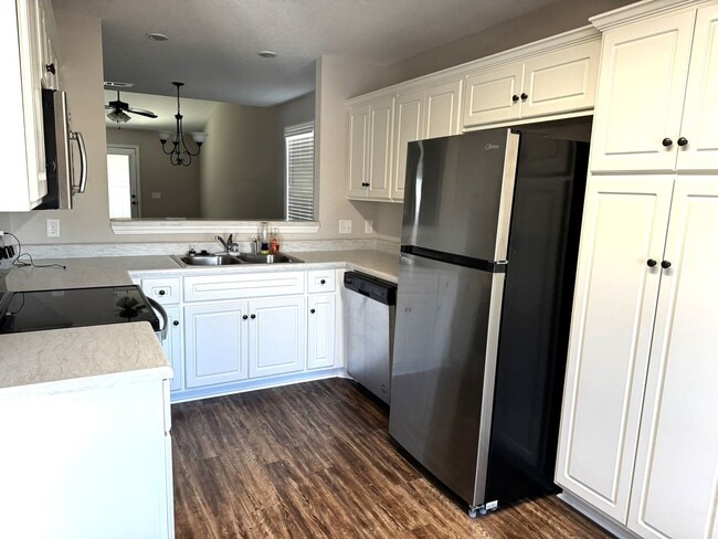 Building Photo - 433 Andover Dr