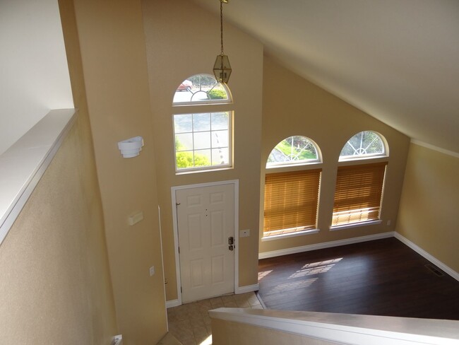 Building Photo - 6 Bedroom Home in Bellingham!