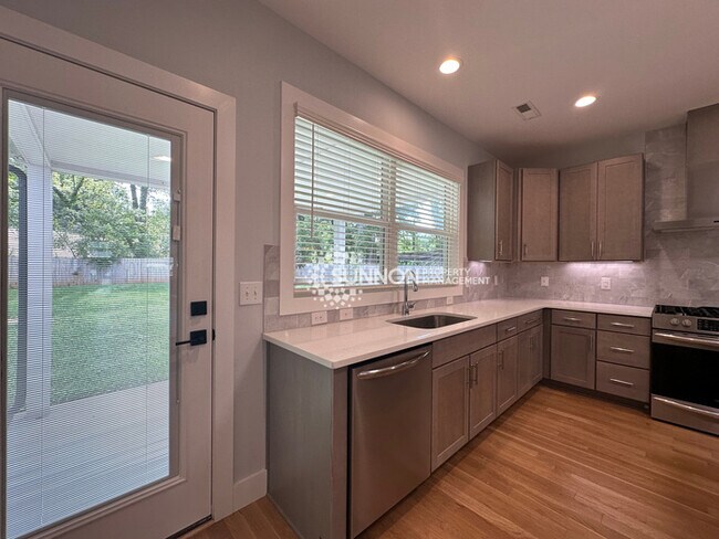 Building Photo - Gorgeous Updated 4 Bedroom Ranch Home