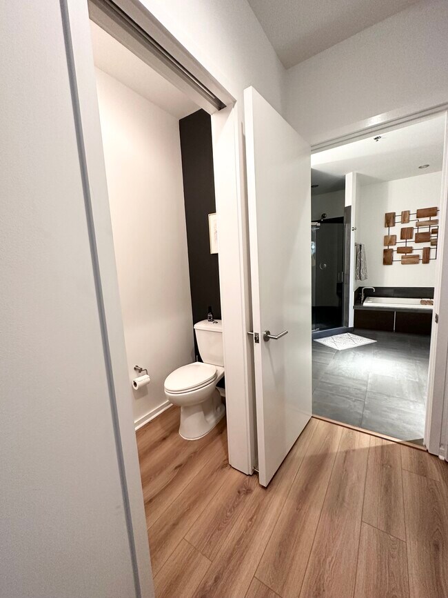 Half bathroom - 700 12th Ave S