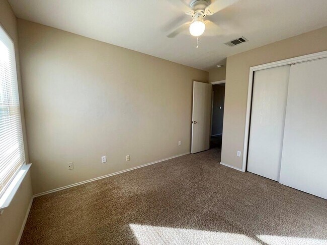 Building Photo - 209 Katy B Ln