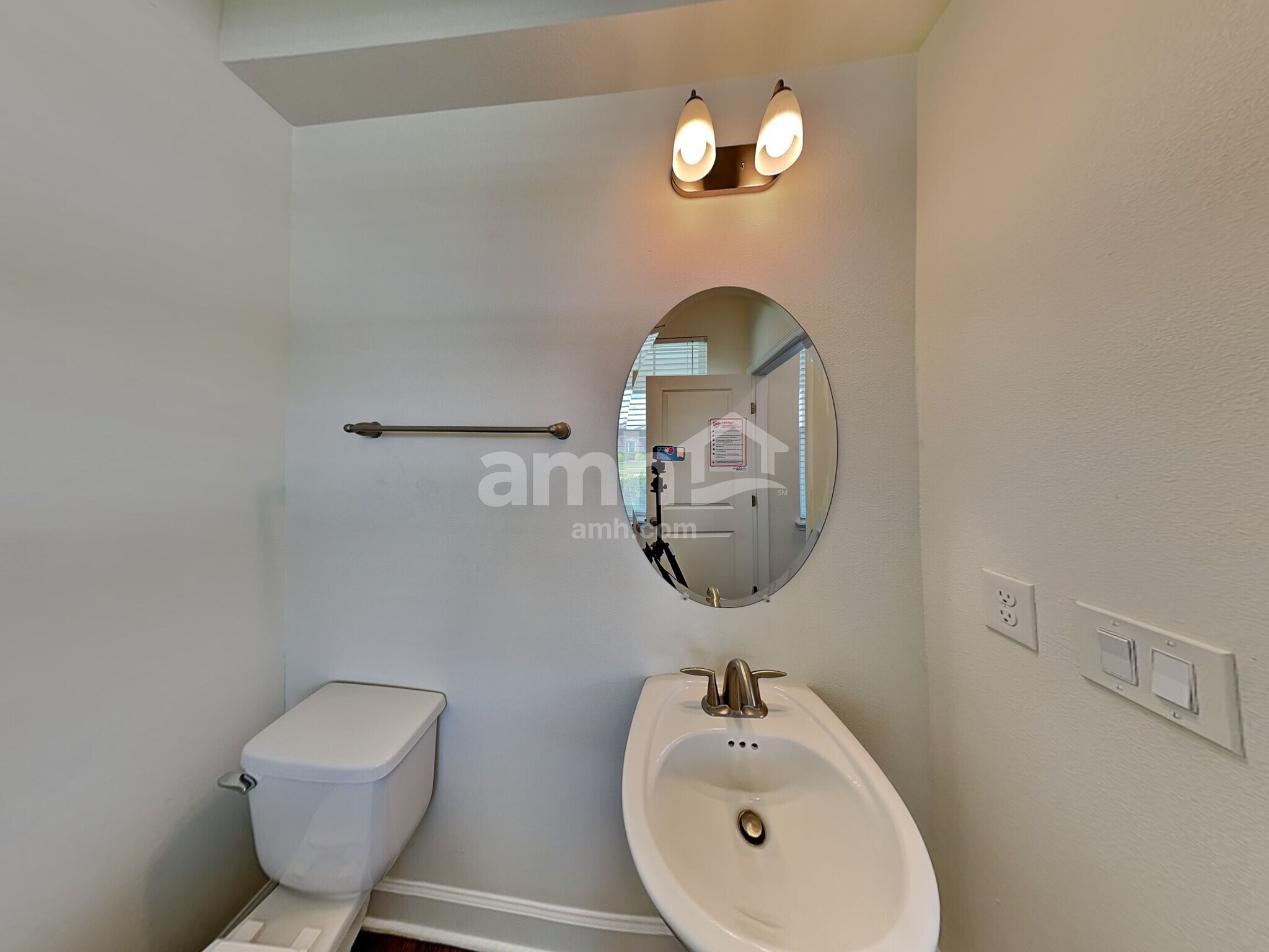 Building Photo - 2043 Pirie Pl